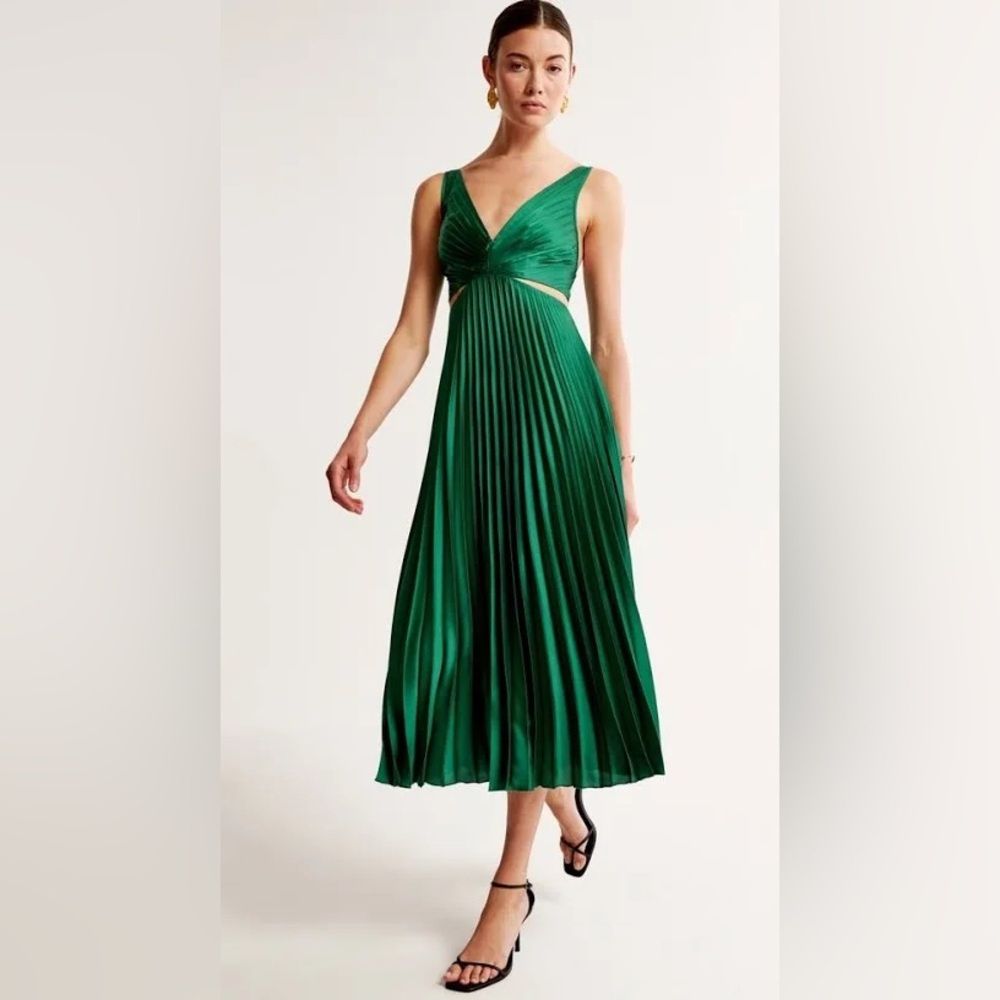 NWT Abercrombie Women’s Satin Pleated Cutout Maxi Dress in Dark Green